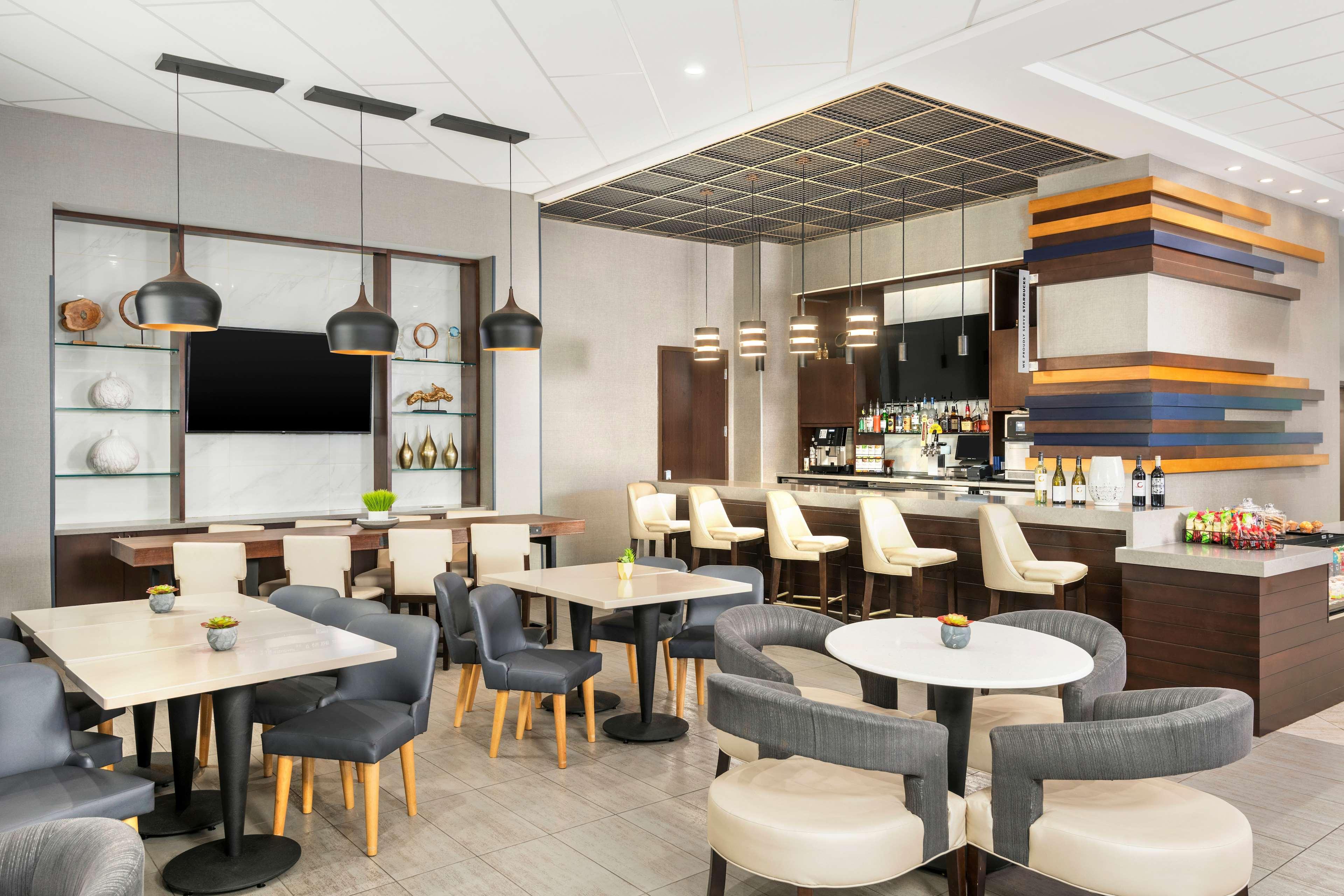 Hyatt Place Greenville Downtown Ngoại thất bức ảnh