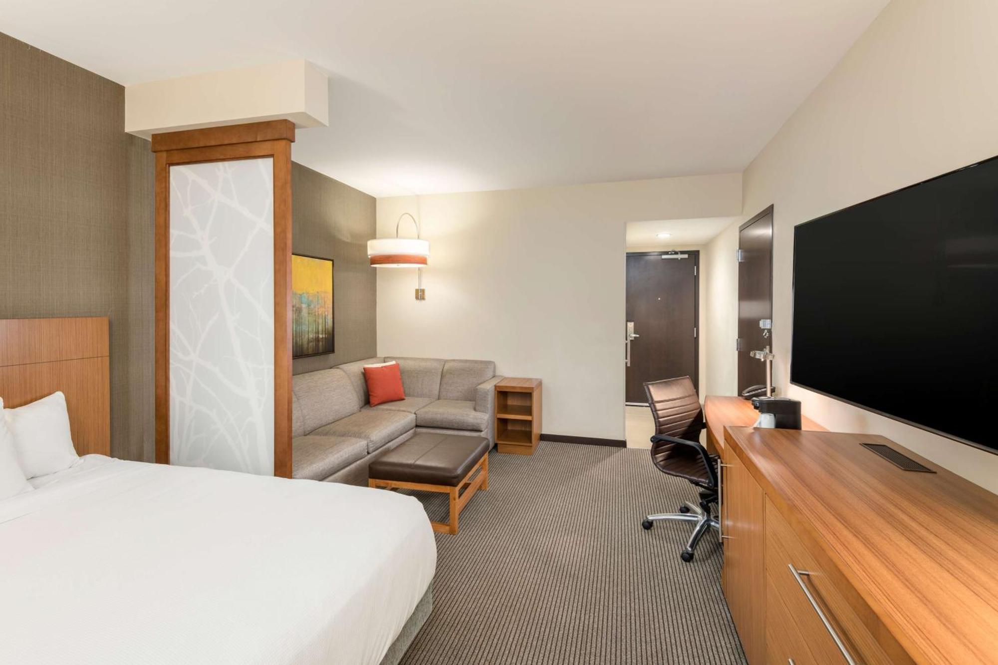 Hyatt Place Greenville Downtown Ngoại thất bức ảnh